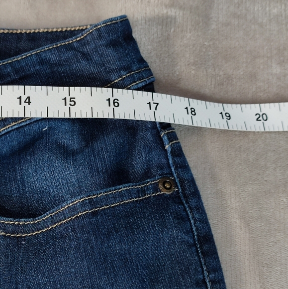 CHICO'S Platinum Denim Cropped Stretchy High-Rise Jeans LIKE NEW            #122 - Picture 11 of 12